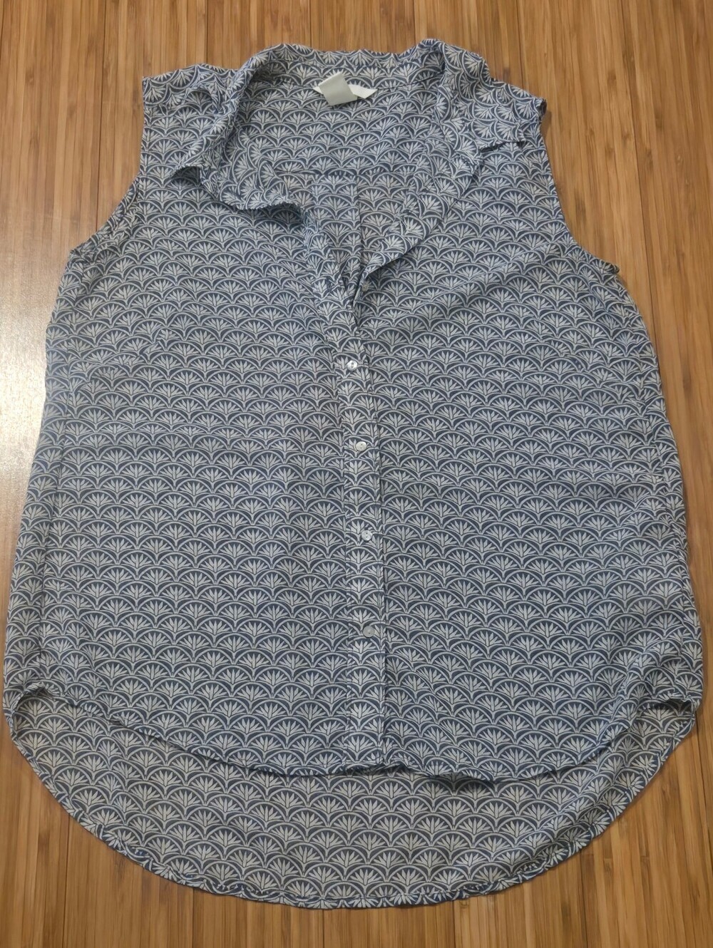 H&M Sleeveless Sheer Geometric Print Blouse in Navy and White
